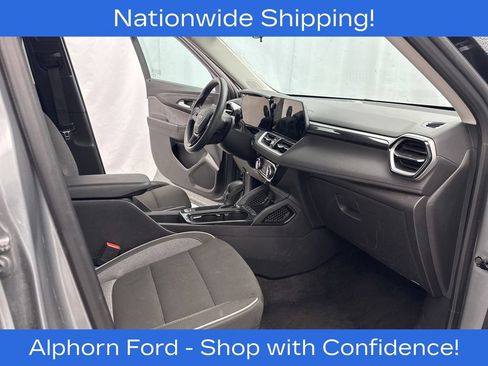 Used 2025 Chevrolet TrailBlazer LT AWD/4WD image 27