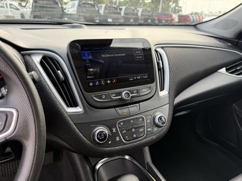 Used 2024 Chevrolet Malibu LT FWD image 19