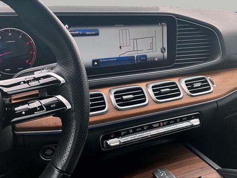 Used 2025 Mercedes-Benz GLS 450 4MATIC image 6