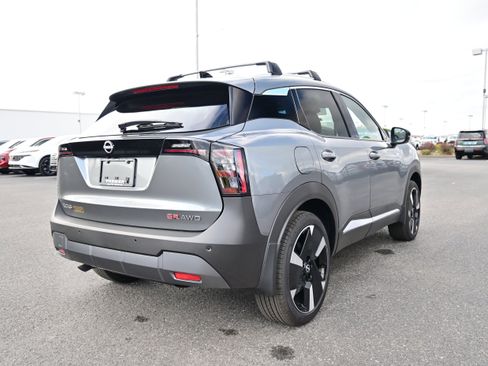 New 2026 Nissan Kicks SR w/ Cold Weather Package image 8