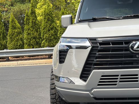 Used 2025 Lexus GX 550 w/ Accessory Package (2T) AWD/4WD image 72
