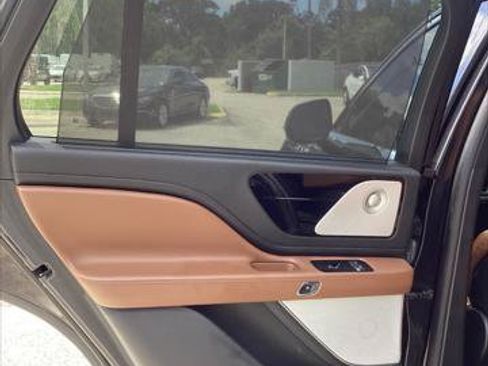 Used 2020 Lincoln Aviator Grand Touring w/ Equipment Group 302A AWD/4WD image 17