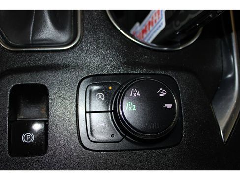 Used 2022 Chevrolet Traverse LT image 37