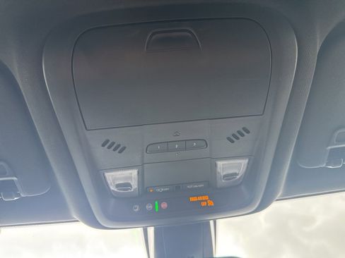 Used 2025 Chevrolet Blazer RS image 26