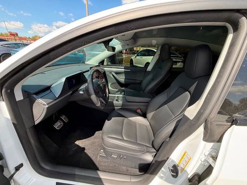 Used 2024 Tesla Model Y Long Range image 8