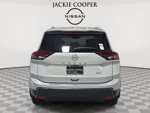 Used 2024 Nissan Rogue SV w/ SV Premium Package FWD image 6
