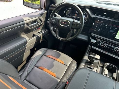Used 2025 GMC Sierra 1500 AT4 w/ Technology Package AWD/4WD image 22