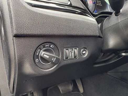 Used 2022 Chrysler 300 S RWD image 13