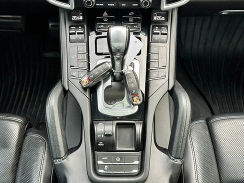 Used 2017 Porsche Cayenne image 15