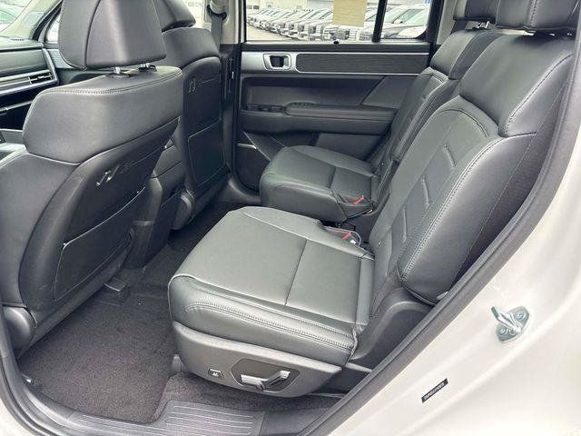 New 2026 Hyundai Santa Fe Limited w/ Tow & Go Package AWD/4WD image 8