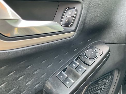 Used 2020 Ford Escape SE image 20