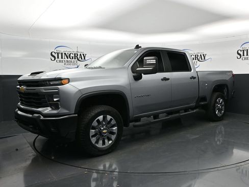 Used 2024 Chevrolet Silverado 2500 Custom w/ Custom Convenience Package AWD/4WD image 3