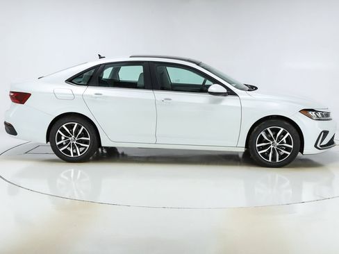 New 2026 Volkswagen Jetta SE image 10