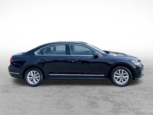 Used 2017 Volkswagen Passat 1.8T S FWD image 4