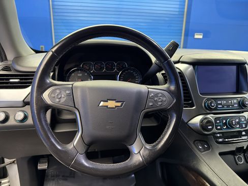 Used 2018 Chevrolet Suburban LT image 14