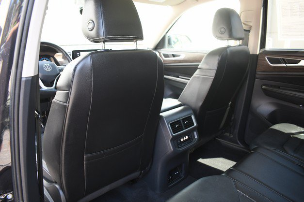 Used 2024 Volkswagen Atlas SEL AWD/4WD image 22