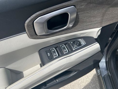 Used 2021 Kia Sorento EX w/ Panoramic Sunroof Package FWD image 12