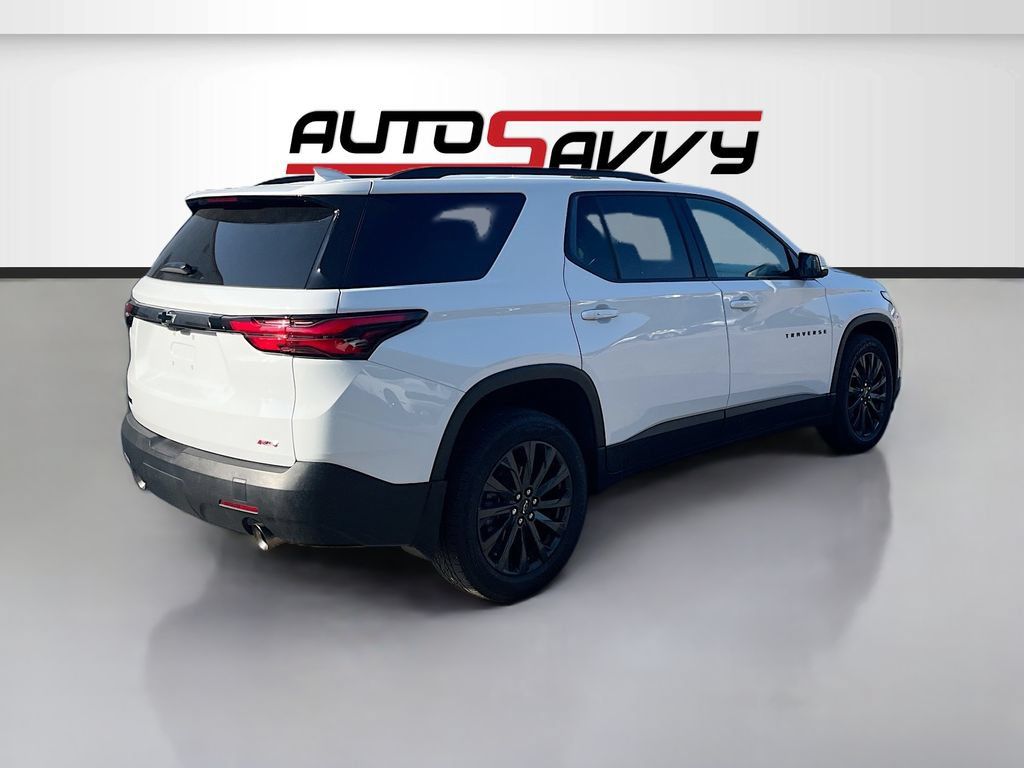 Used 2023 Chevrolet Traverse RS w/ LPO, Cargo Package FWD image 7