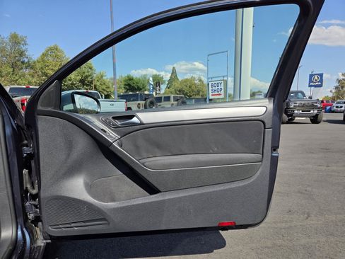 Used 2013 Volkswagen Golf 2-Door FWD image 22