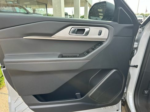 New 2026 Ford Explorer Active AWD/4WD image 10
