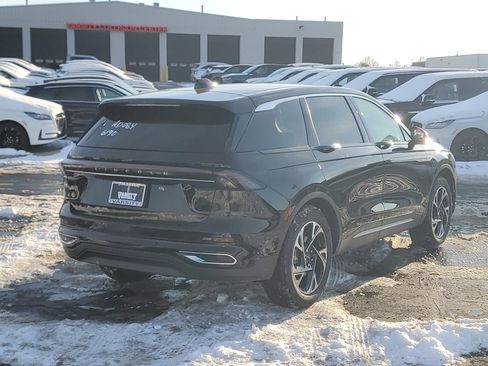 New 2026 Lincoln Nautilus Premier image 4