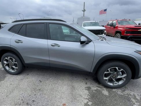 New 2026 Chevrolet Trax LT w/ Driver Confidence Package image 3