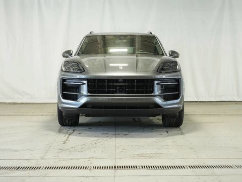 Certified 2025 Porsche Cayenne GTS image 10