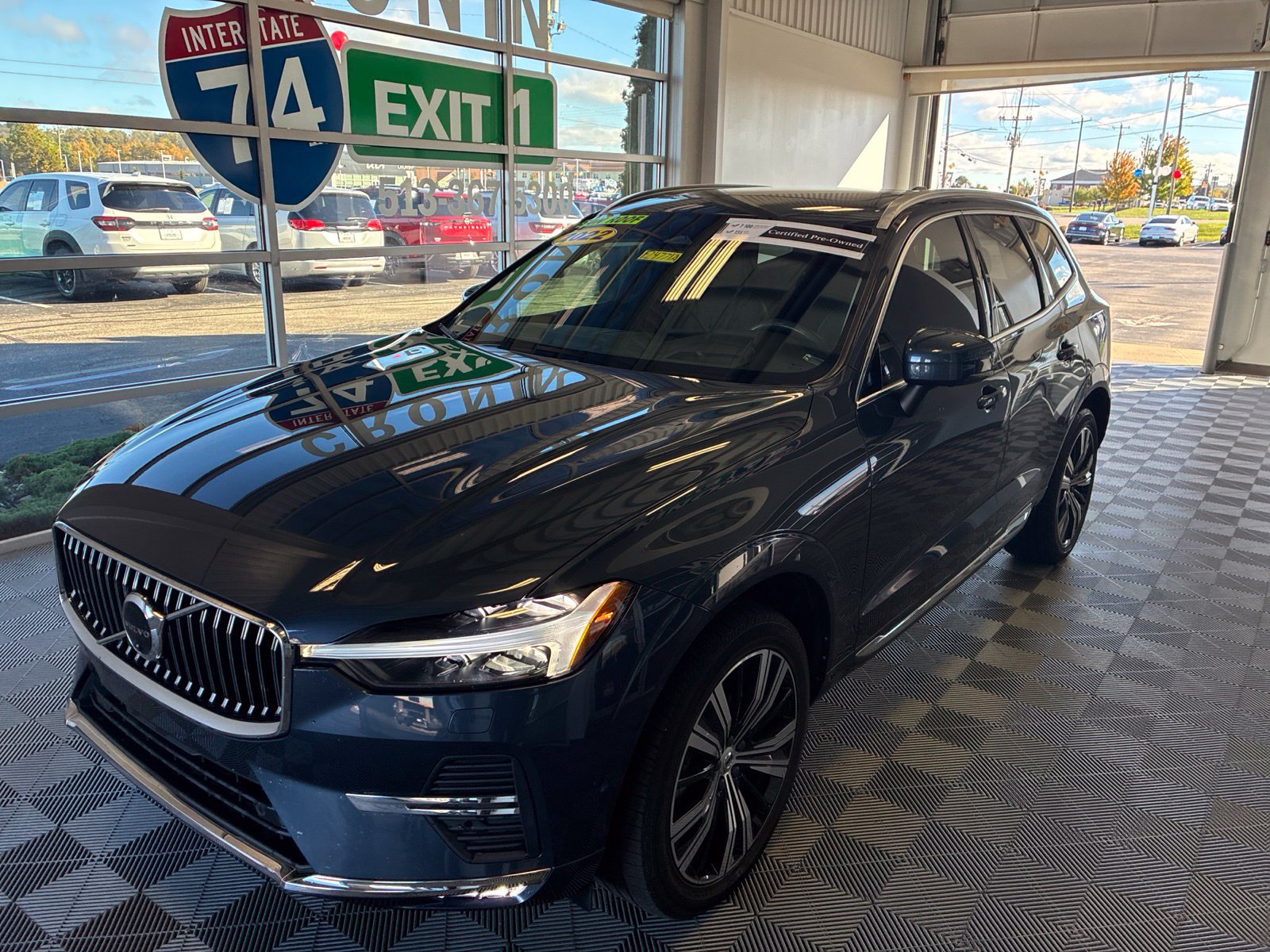 Used 2022 Volvo XC60 B6 Inscription w/ Advanced Package AWD/4WD image 3
