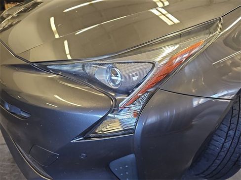 Used 2017 Toyota Prius Three image 29