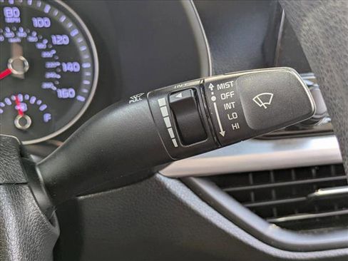 Used 2020 Kia Forte LXS FWD image 13