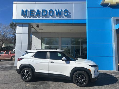 Used 2025 Chevrolet TrailBlazer ACTIV w/ Convenience Package image 2