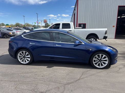 Used 2018 Tesla Model 3 Performance image 7