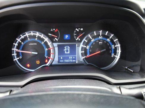 Used 2014 Toyota 4Runner Limited AWD/4WD image 32