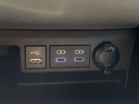 Used 2022 Toyota Highlander XLE image 27