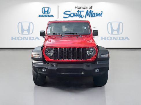 Used 2024 Jeep Wrangler Unlimited Sport AWD/4WD image 2