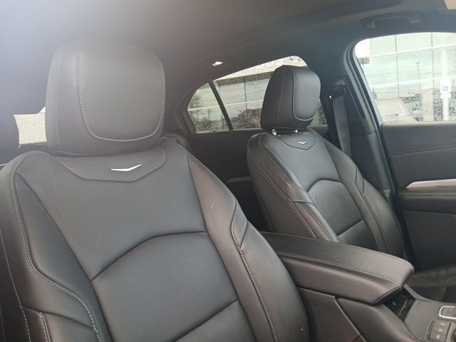 Used 2021 Cadillac XT4 Premium Luxury w/ Cold Weather Package FWD image 16
