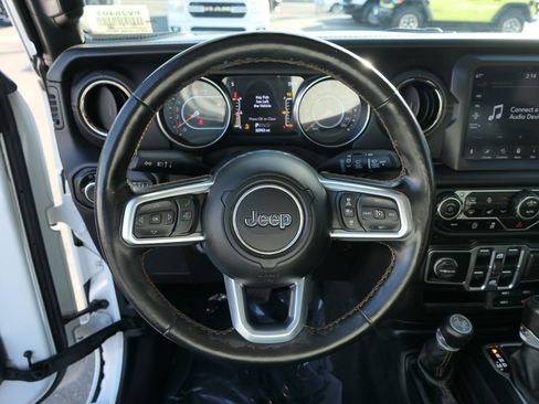 Used 2020 Jeep Wrangler Unlimited Sahara image 16
