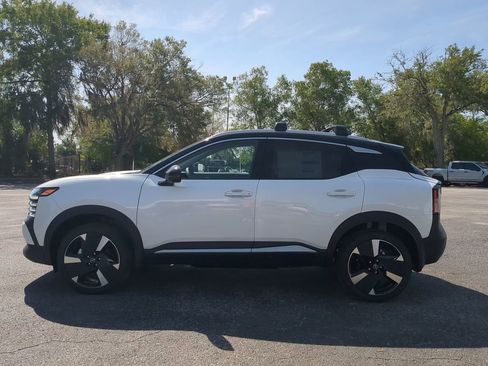 New 2026 Nissan Kicks SR w/ Cold Weather Package FWD image 6