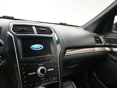 Used 2018 Ford Explorer Platinum AWD/4WD image 20