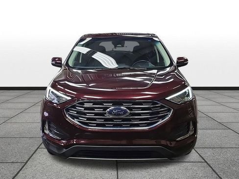 Used 2024 Ford Edge Titanium image 2