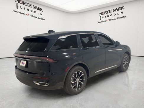 New 2026 Lincoln Nautilus Premier AWD/4WD image 9