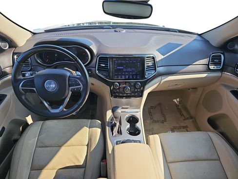 Used 2019 Jeep Grand Cherokee Overland AWD/4WD image 9