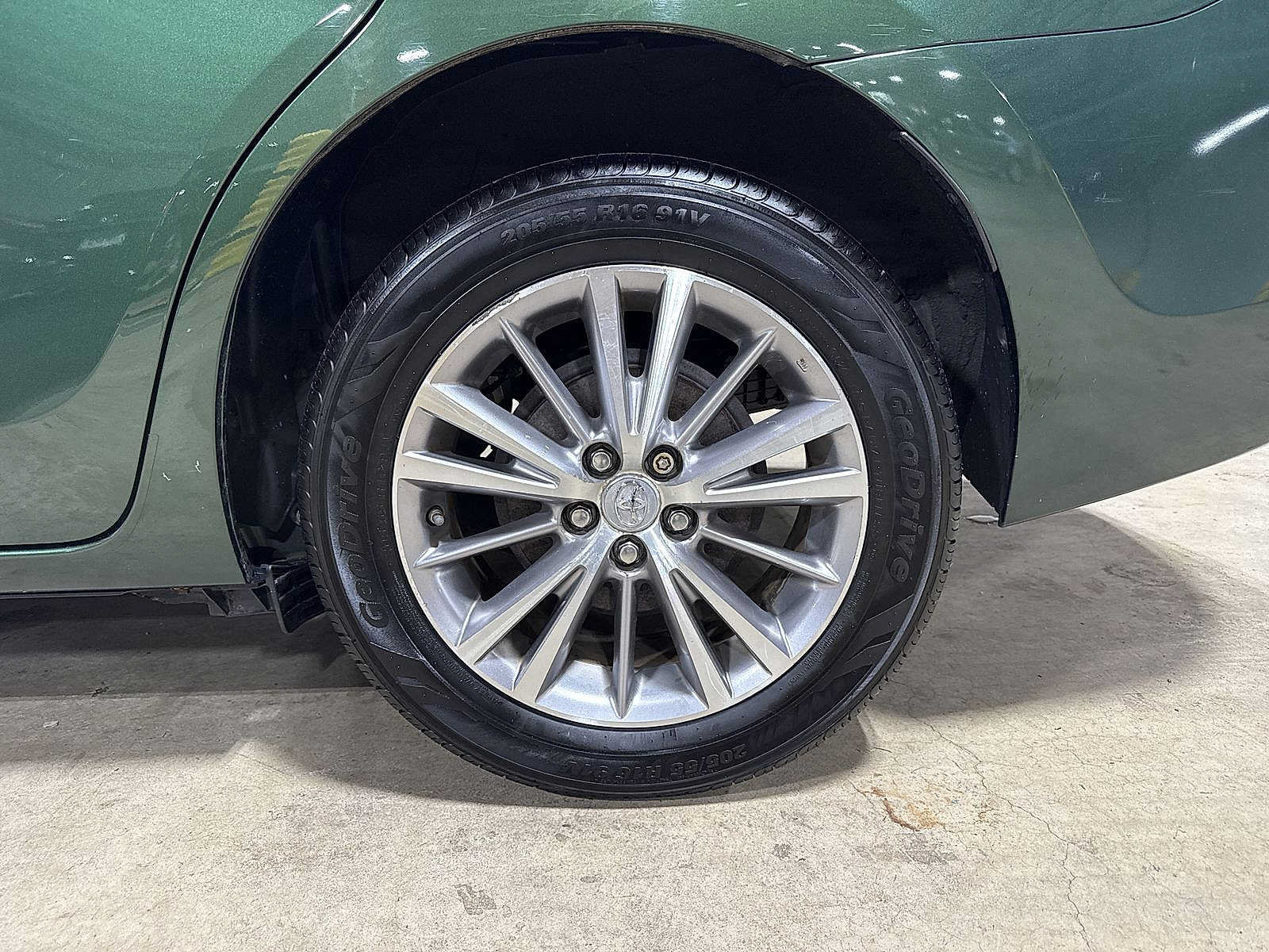 Used 2015 Toyota Corolla LE FWD image 10