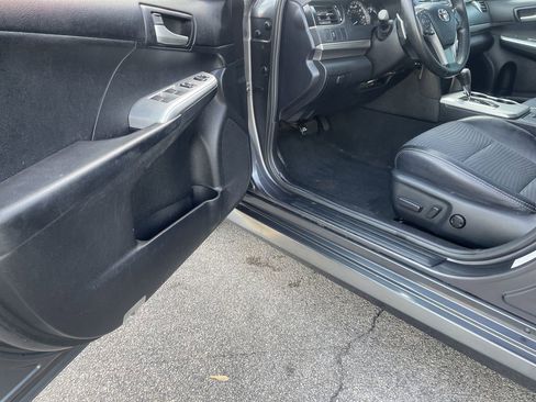 Used 2012 Toyota Camry SE FWD image 14