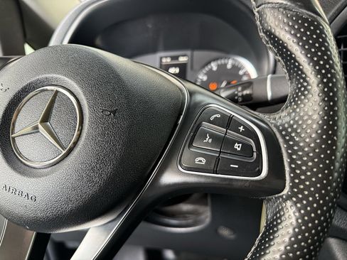 Used 2018 Mercedes-Benz Metris w/ Blind Spot Assist Package image 33