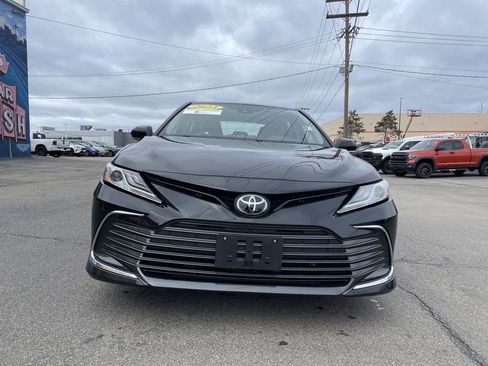 Used 2023 Toyota Camry XLE image 5