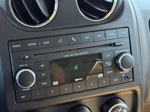 Used 2014 Jeep Patriot Sport AWD/4WD image 18