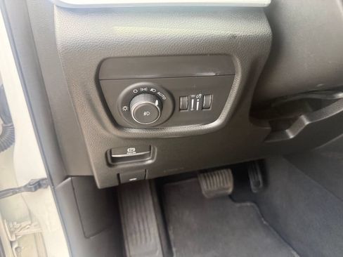 Used 2023 Jeep Grand Cherokee L Limited AWD/4WD image 15