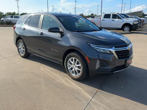Used 2023 Chevrolet Equinox LT FWD image 3