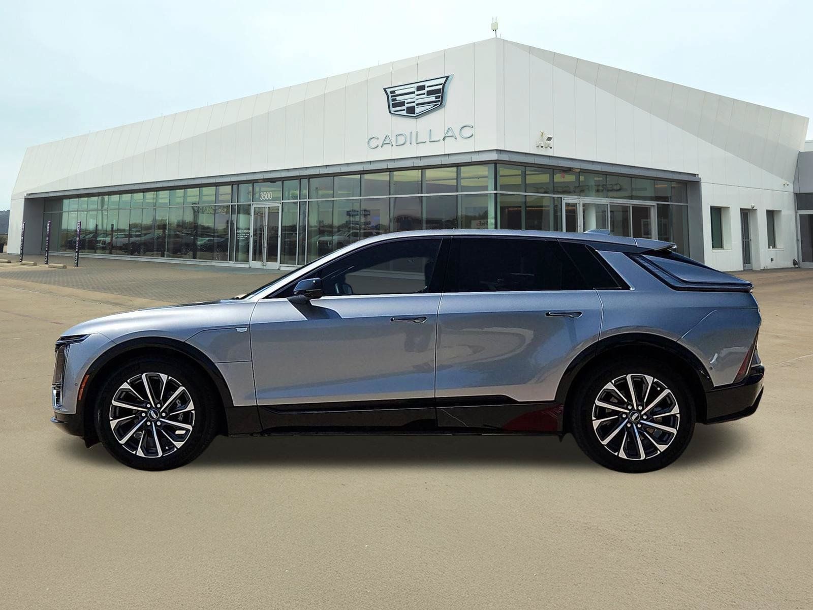 Certified 2024 Cadillac Lyriq Sport AWD/4WD image 3